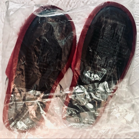 VS Red Pom Pom Slipper Small (5-6) - Picture 7 of 8